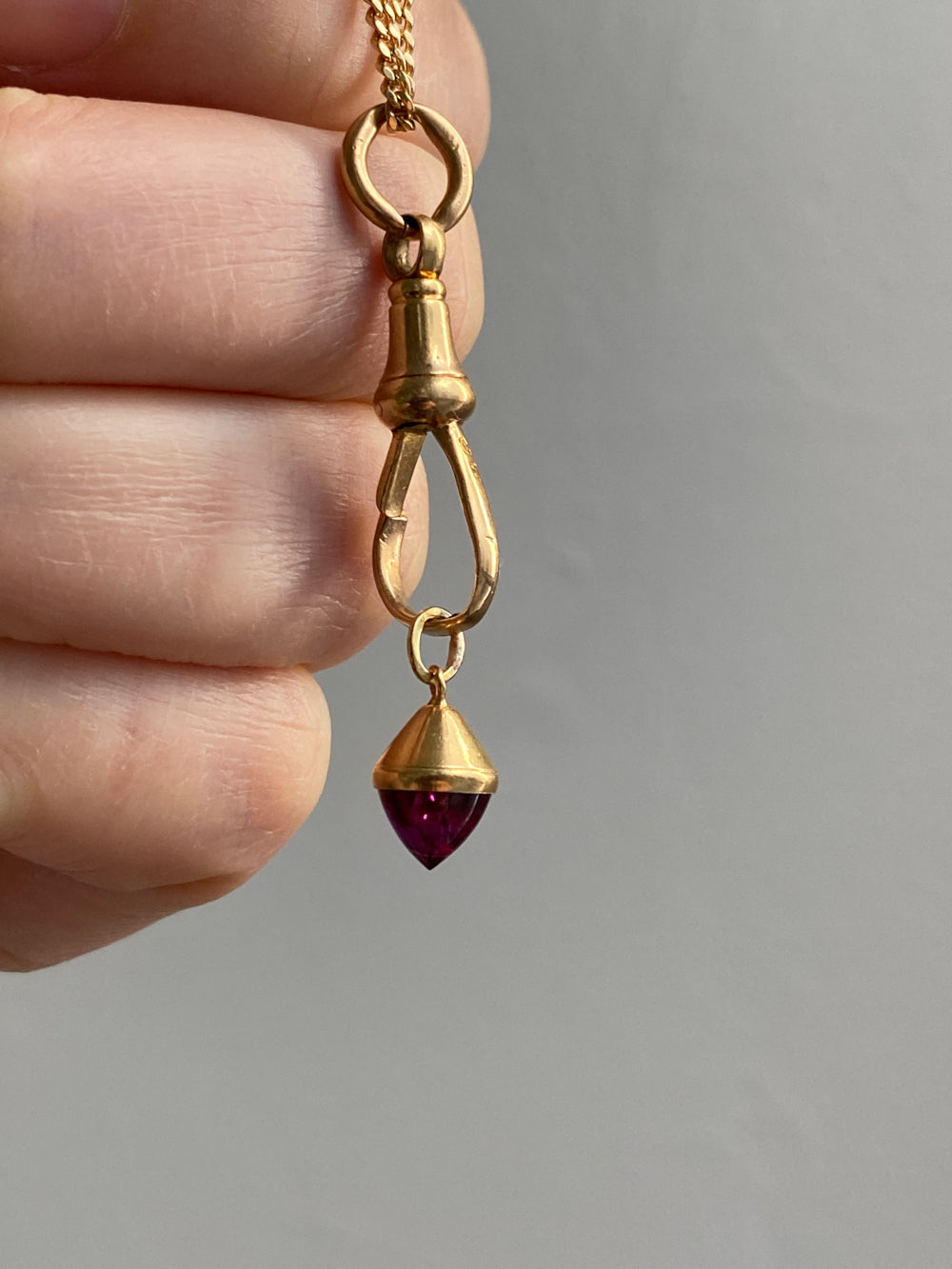 18k gold Swedish vintage charm or pendant - Acorn with Red Stone