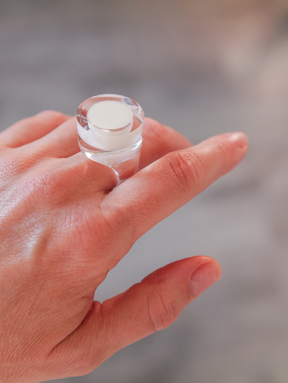 Vintage Siv Lagerström White Optical Acrylic Ring – Size 7.75