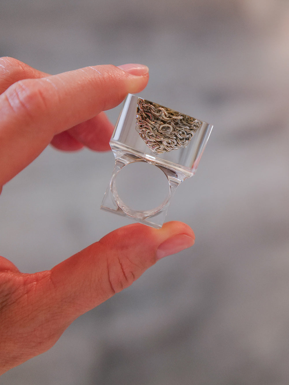 Vintage Siv Lagerström Chain Inclusion Acrylic Ring – Size 7.75