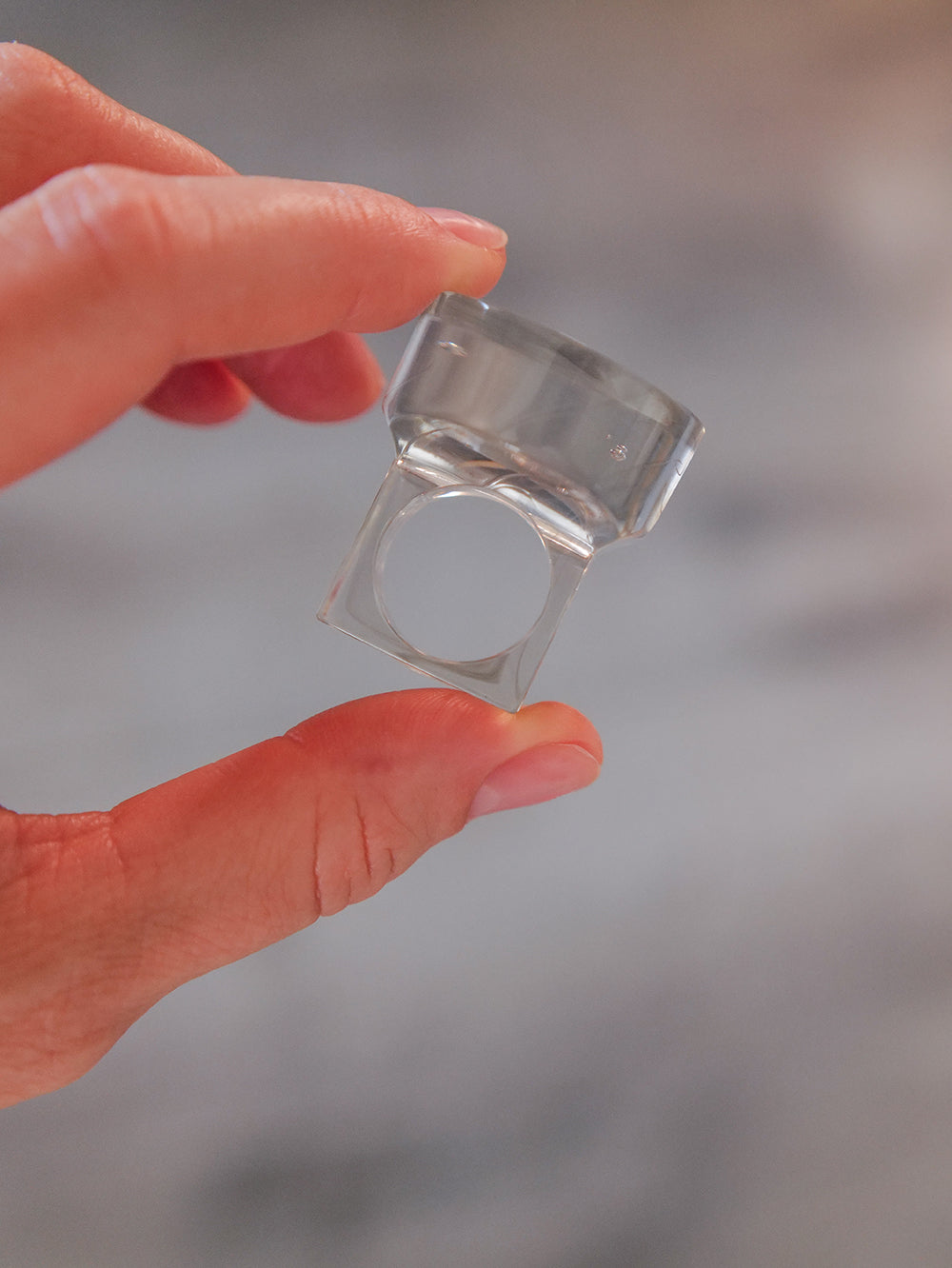 Vintage Siv Lagerström Clear Blue-Gray Acrylic Ring – Size 6.25