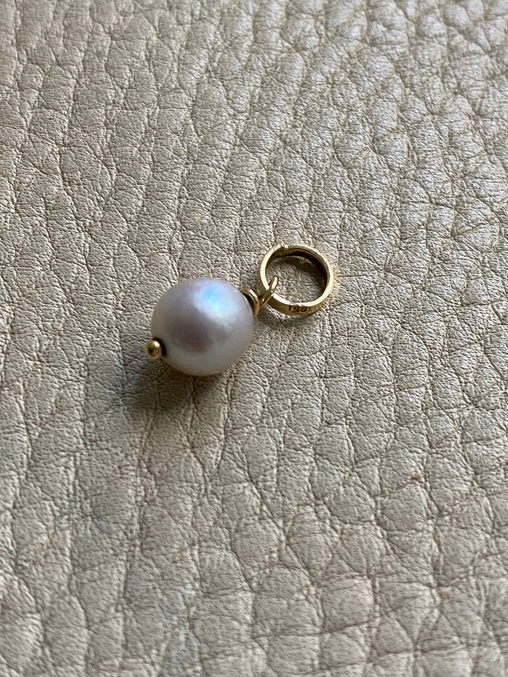 14k gold pearl pendant or charm