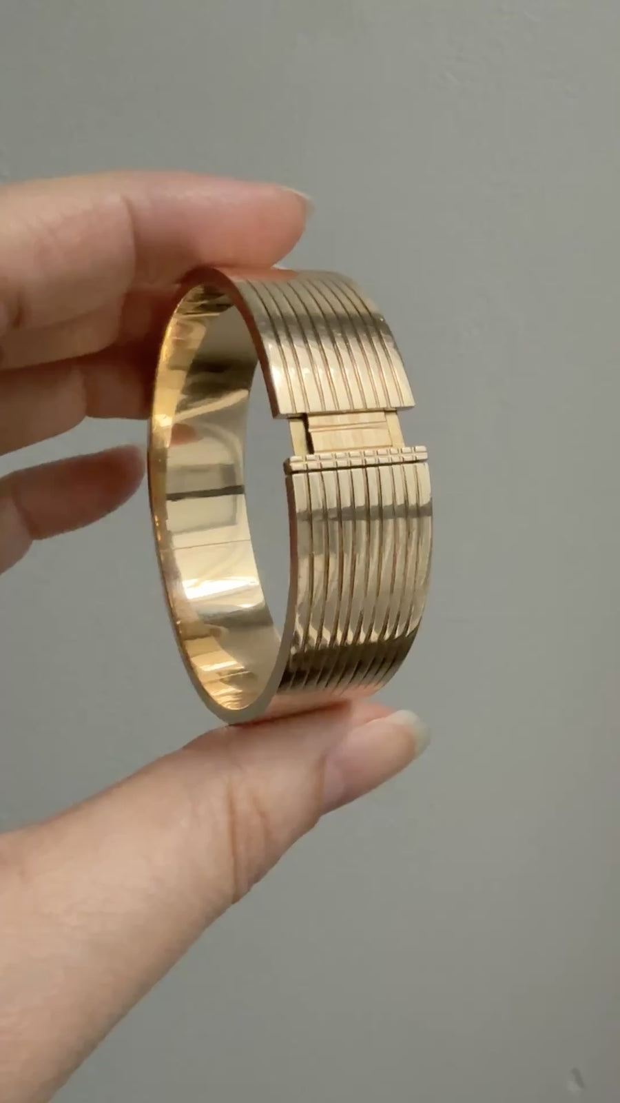 Unique! Architectural Wide 14k Gold Hinged Bangle with Linear Grooves - 6.9 inch oval interior circumference