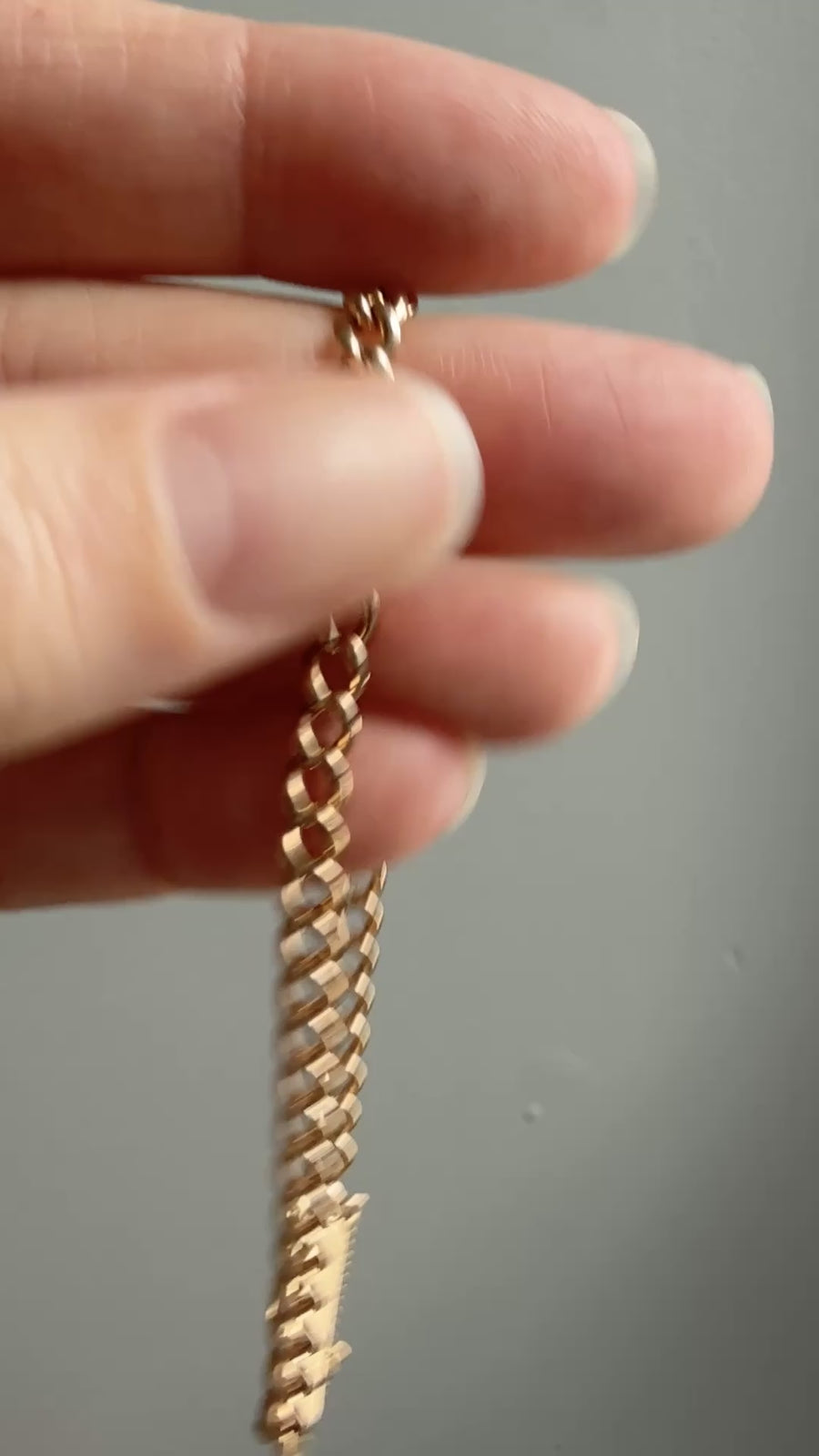 Circa 1900 Chubby Curb Link Bracelet in 18k rosy gold - 7 inch length