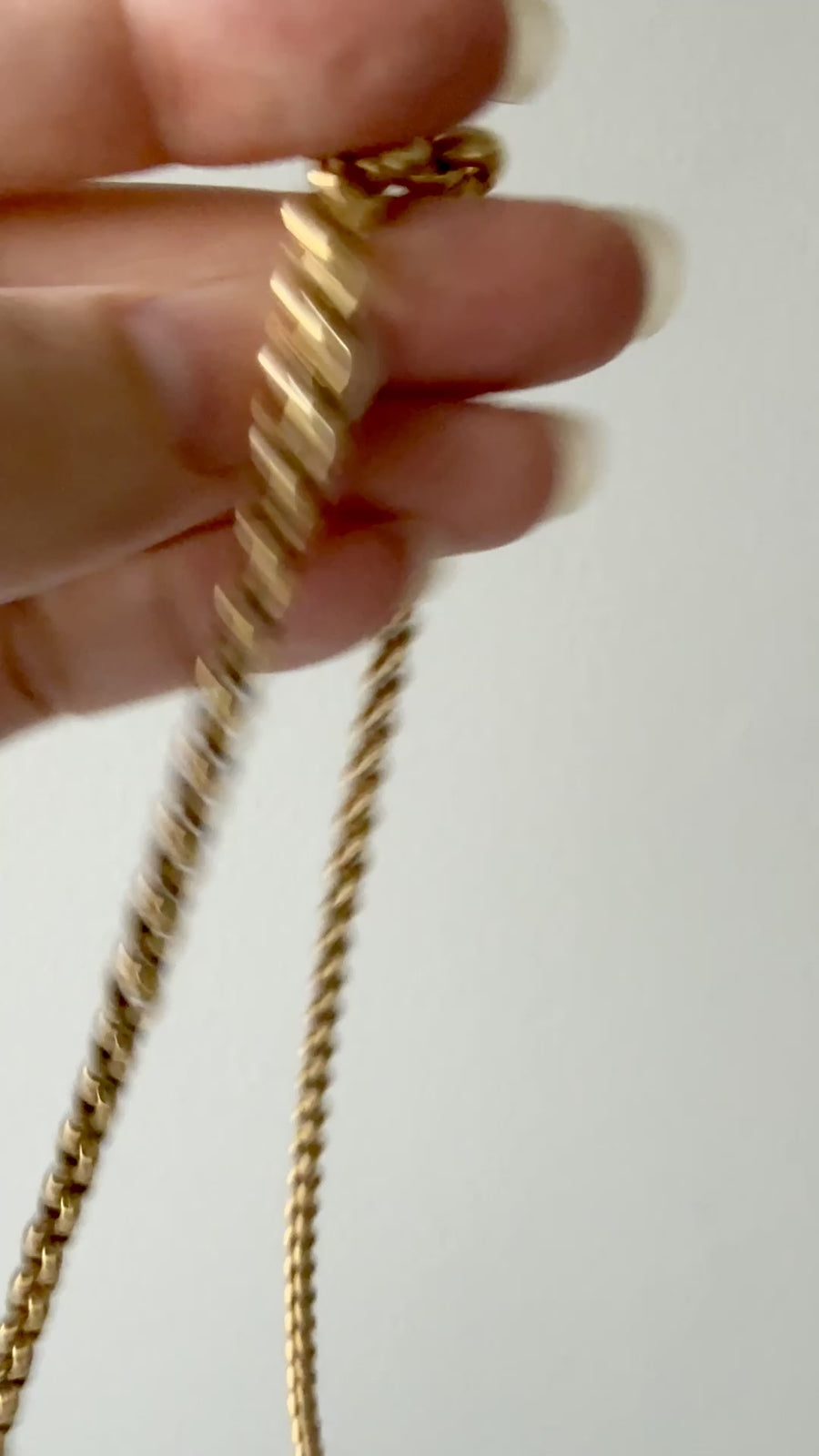 1950s era Vintage Graduated Width Rolo Link Necklace in 18k Gold - 17.75 inch length