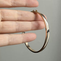 1950s era 18k Gold Hinged Bangle Bracelet – 7.25 Inch Interior Circumference