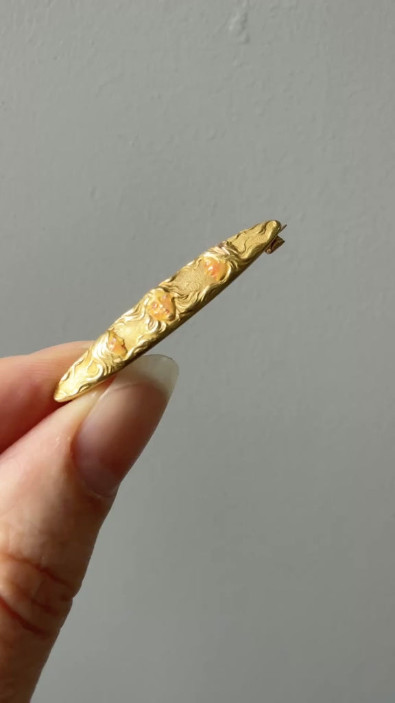 Gold brooch art nouveau era