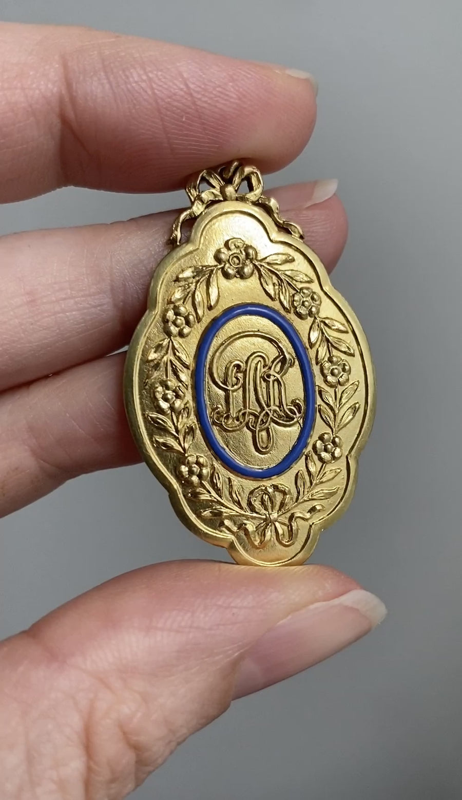 Phenomenal! 1928 Detailed WEIGHTY! 18k gold medallion pendant with blue enamel - by WA Bolin