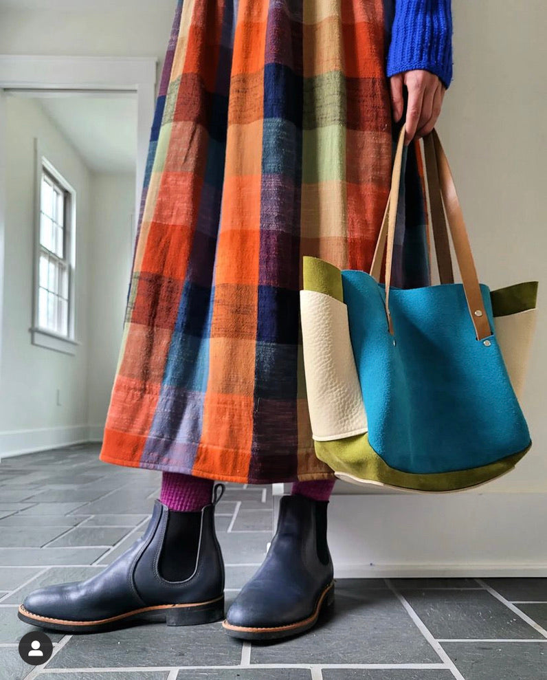 Design your own CUSTOM colorway with Jill - Brev carryall leather bag