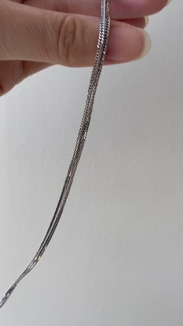 Hard to find! Italian vintage 18k white gold curb link necklace