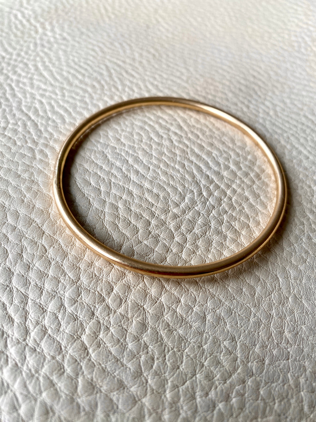 Scandinavian vintage 14k Gold tubular bangle