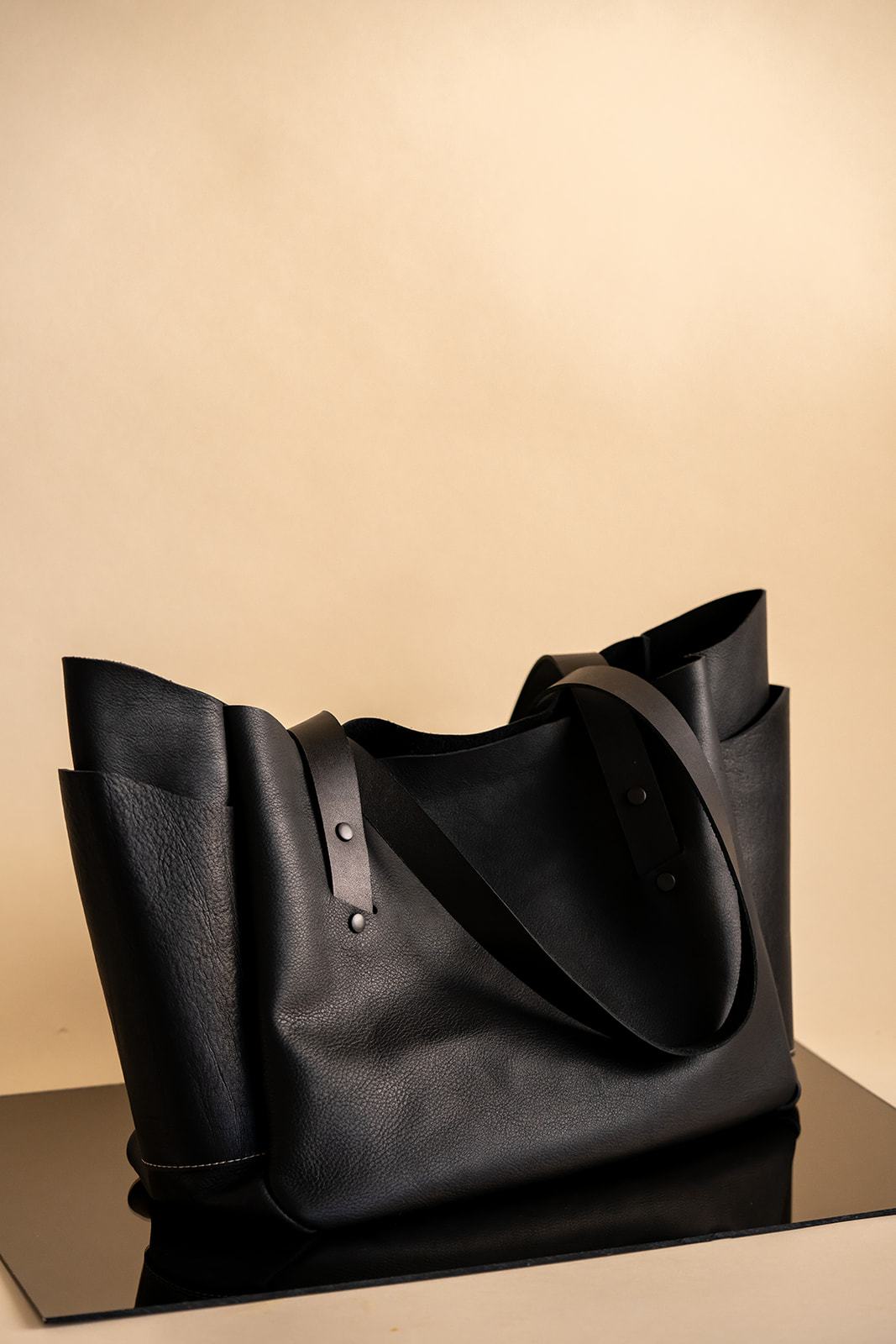 Brev MEDIUM carryall - Carbon