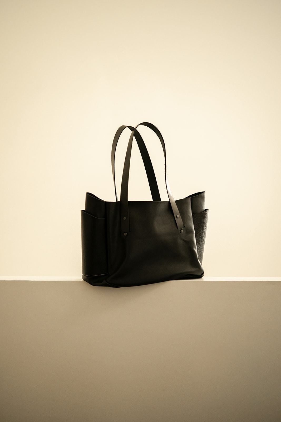 Brev MEDIUM carryall - Carbon