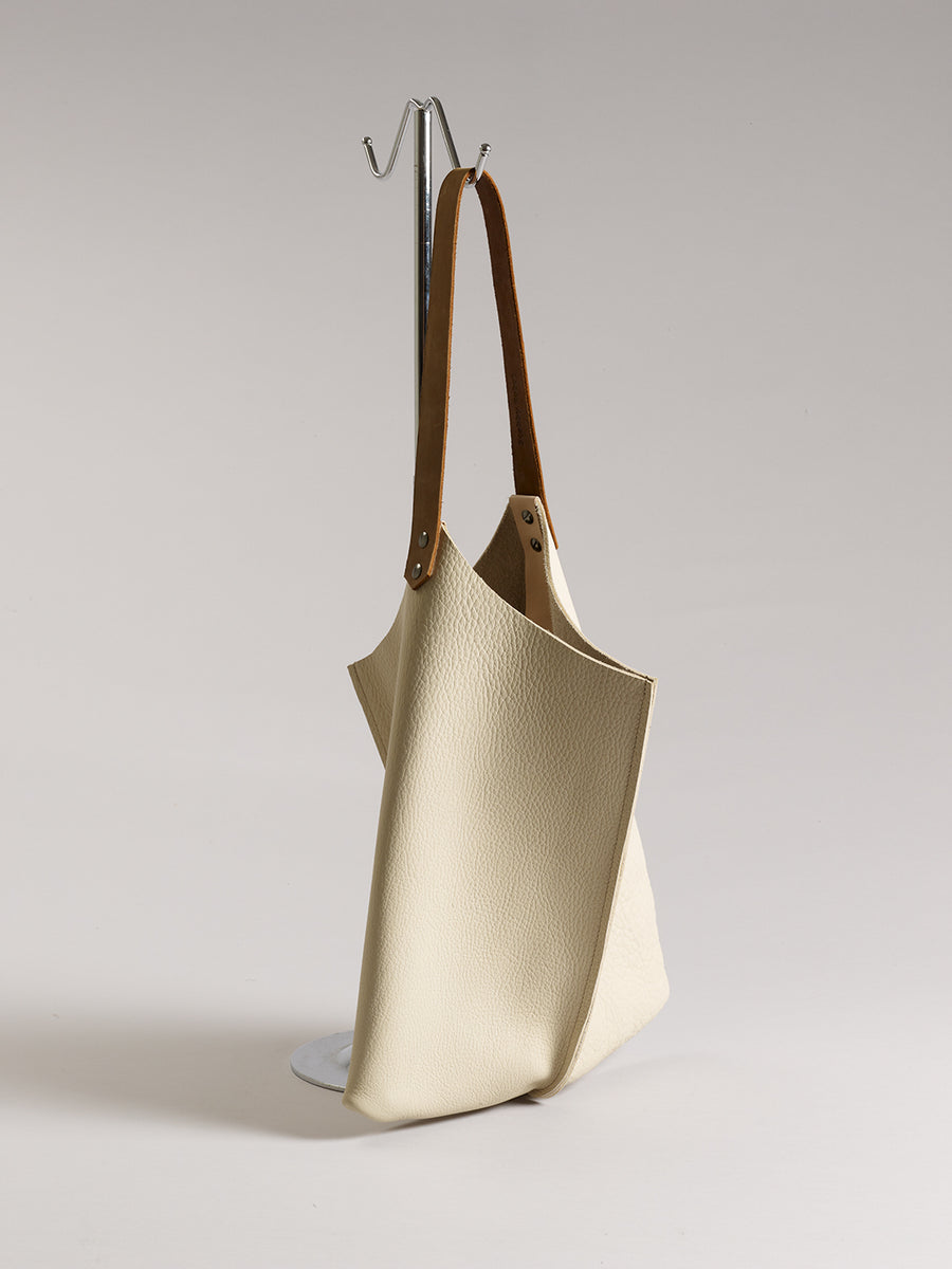 Wedge bag - Thick cream bull hide