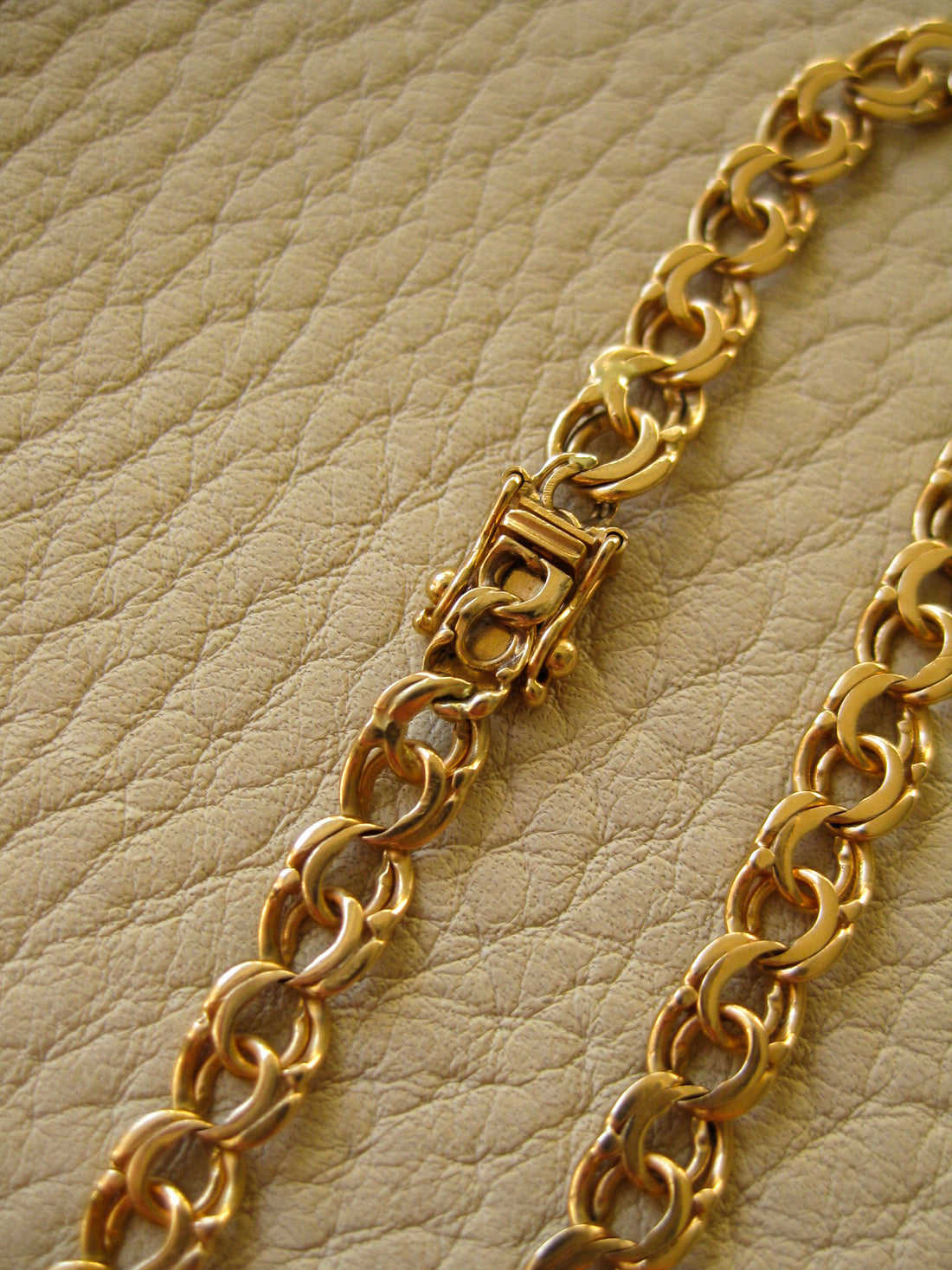 Delicate 18k double-link solid gold bracelet - Trelleborg, Sweden 1963