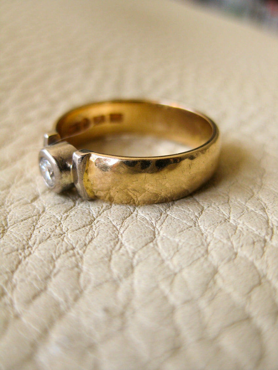1996 Swedish brilliant cut diamond set in 18k gold - ring size 6.5