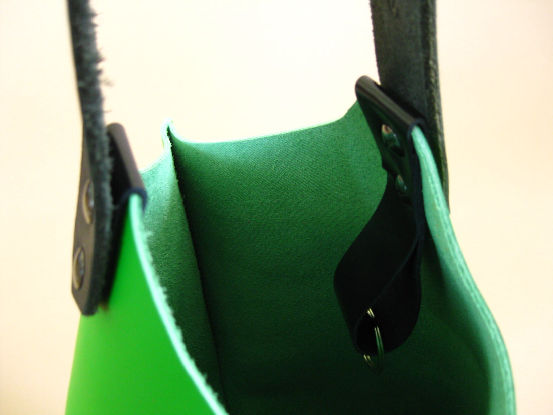 Wedge bag - Fresh lime leather
