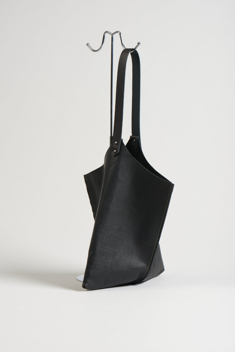 Wedge bag -  Carbon black lightweight smooth leather