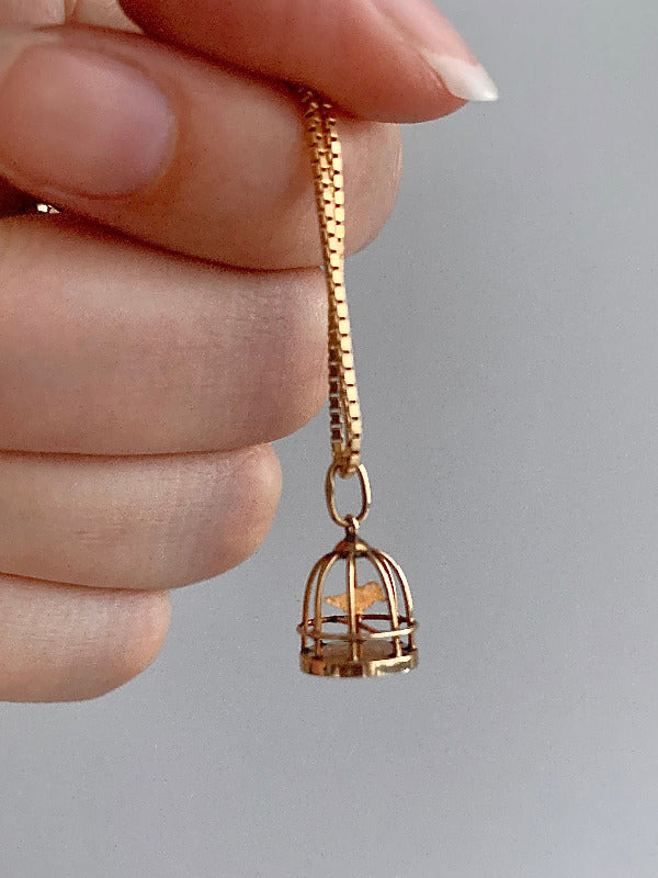 18k gold vintage charm or pendant - Birdcage with bird